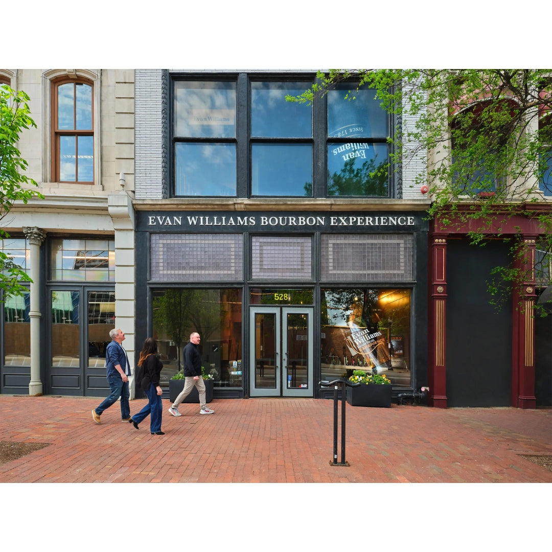 Whisky Old Virgnia Oak Cask Bourbon 700ml Teor 40% + Evan Wiliams Bottled-In-Bond Bourbon 750ml Teor 50%